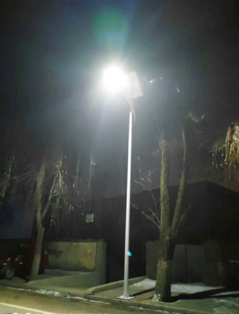 积石山县隆德太阳能路灯项目