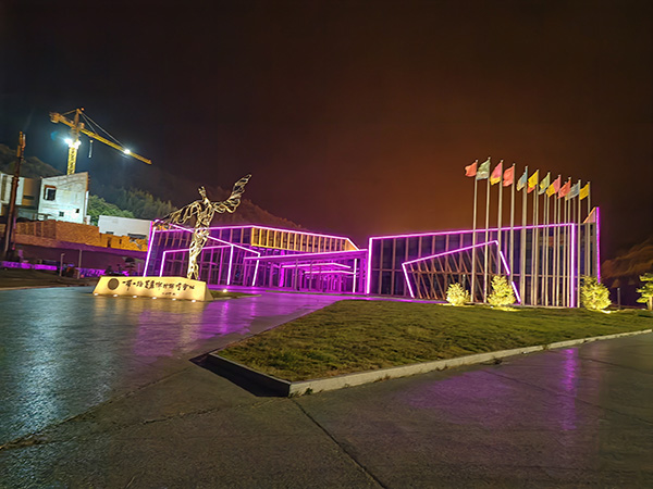 城市亮化是现代城市建设的重要组成部分,它不仅可以美化城市的夜景,还能提升城市的整体形象。随着科技的不断进步,城市亮化也得到了更多的关注和创新。本文将介绍一些关于城市亮化的创意和技术,帮助读者了解城市亮化的重要性以及如何进行隆德城市亮化的规划和实施。 城市亮化是现代城市建设的重要组成部分,它不仅可以美化城市的夜景,还能提升城市的整体形象。随着科技的不断进步,城市亮化也得到了更多的关注和创新。本文将介绍一些关于城市亮化的创意和技术,帮助读者了解隆德城市亮化的重要性以及如何进行隆德城市亮化的规划和实施。